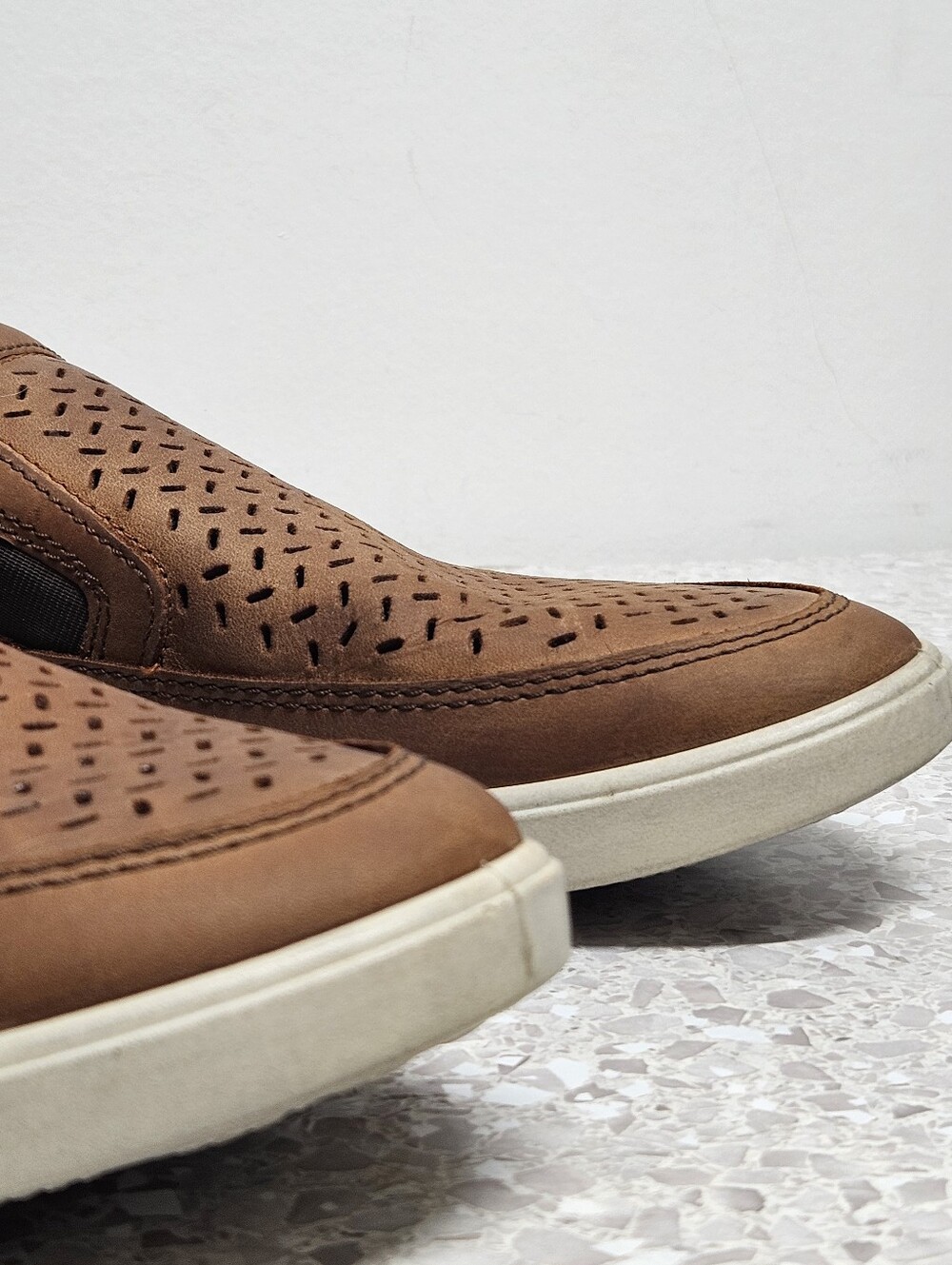 ECCO 1963 Collin Perforated Leather Slip On Shoes Mens Size: 10 Brown Comfort - Picture 4 of 14